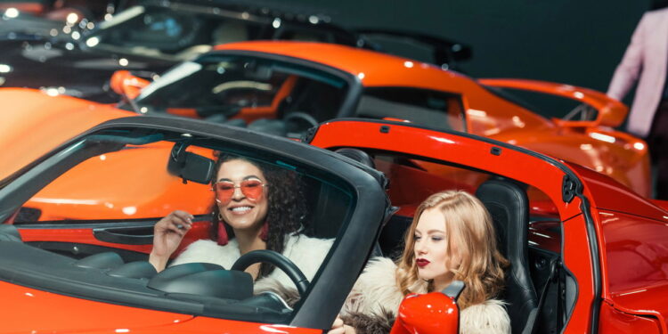 Pesquisa revela por que as pessoas realmente compram carros de luxo!