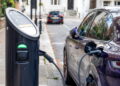 Estudo polêmico sugere o uso de máscaras ao carregar carros elétricos!