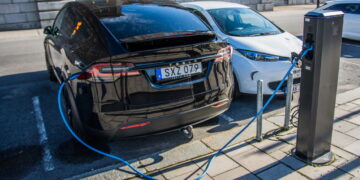 Etiópia surpreende e se torna líder em carros elétricos na África! Entenda