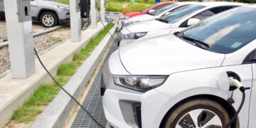 O ranking dos carros elétricos e híbridos mais vendidos de setembro! Veja a lista