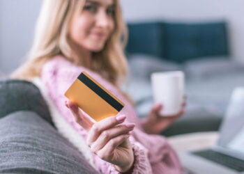 Vontade de comprar tudo? Veja como treinar seu cérebro para evitar o impulso!