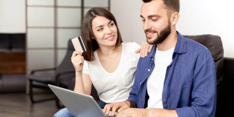 Como planejar a compra de móveis usados para economizar!