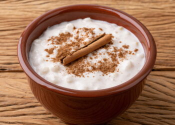 A história da canjiquinha doce: o curau que é a alma da festa junina!