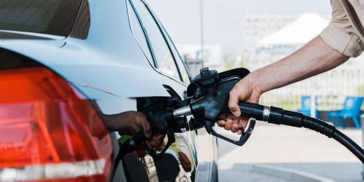 Nova gasolina nos postos! Entenda o que é o novo combustível e como ele age