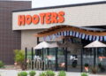 Como o Hooters se tornou uma das redes mais polêmicas e famosas do mundo!