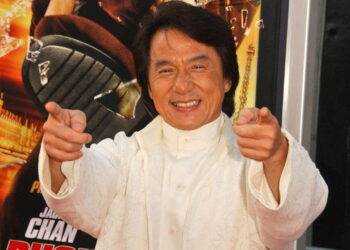 A emocionante trajetória que fez de Jackie Chan um ícone