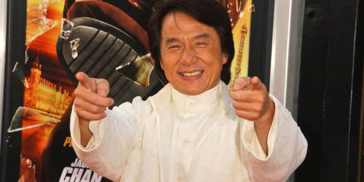 A emocionante trajetória que fez de Jackie Chan um ícone