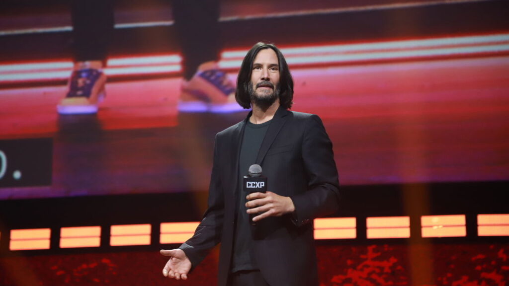 Keanu Reeves acumula fortuna bilionária e segue como ícone de Hollywood