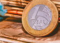 Como identificar a moeda de 1 real de 1998 que pode valer R$ 1.000! Confira