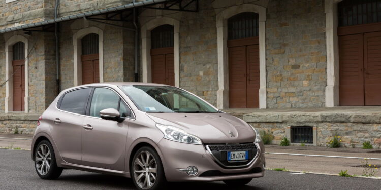 6 carros usados bons e baratos que cabem em um financiamento!