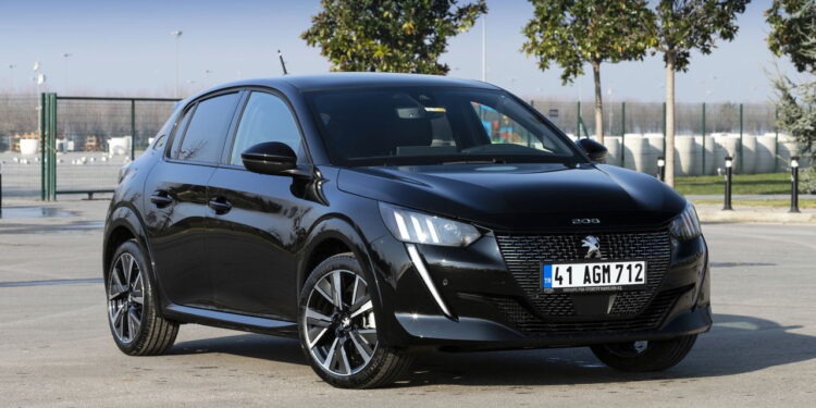 Quer um carro completo gastando pouco? Veja 4 modelos usados da Peugeot