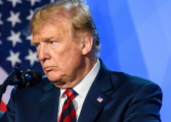 Pesquisa aponta quem são os responsáveis pelo tarifaço de Trump contra o Brasil