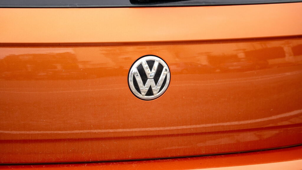 Volkswagen se une a marca chinesa para criar seus próximos carros híbridos baratos!