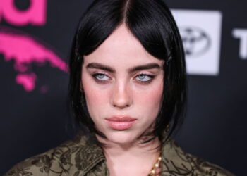 Billie Eilish provou que ser diferente pode render milhões