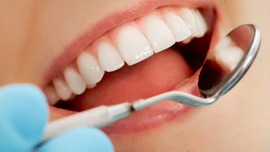 O que cientistas estão descobrindo sobre o esmalte dos seus dentes