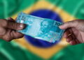 Economia brasileira mostra fôlego, mas exige cautela, diz gestor