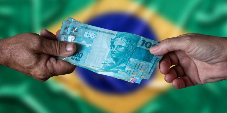 Economia brasileira mostra fôlego, mas exige cautela, diz gestor