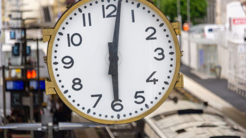 O país mais global do planeta vive em 12 horários diferentes