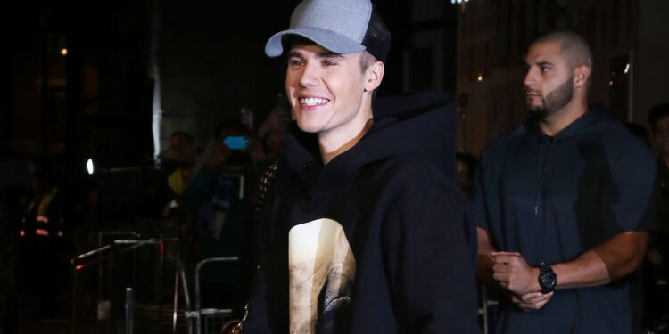 Justin Bieber conquista o mundo com carreira que começou no YouTube