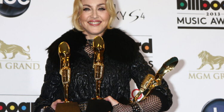 A história da rainha do pop que nunca perde a coroa