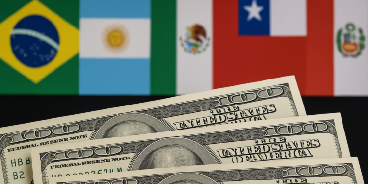 América Latina terá expansão contida em 2025 e recuo em 2026, segundo Moody's