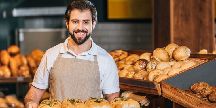 Curso gratuito garante emprego com carteira assinada em padarias