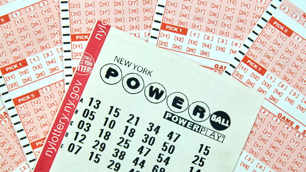 Powerball acumula e sorteia maior prêmio do ano com US$ 643 mi