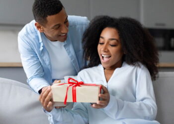 Como economizar em presentes de aniversário ao longo do ano!