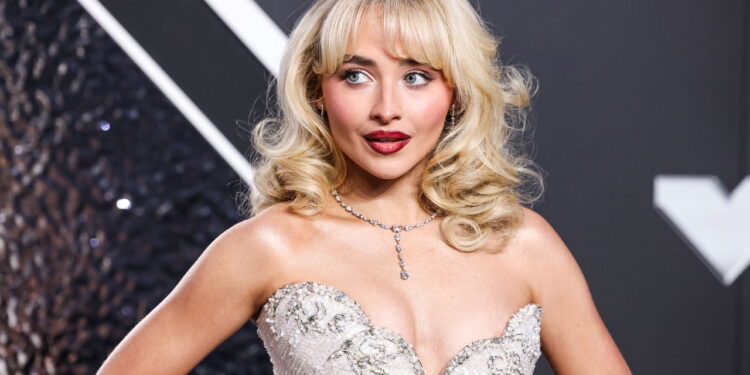 A transformação de Sabrina Carpenter emociona fãs e surpreende o mundo