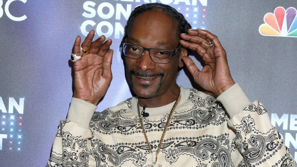 Snoop Dogg acumula fortuna milionária e segue dominando o hip-hop