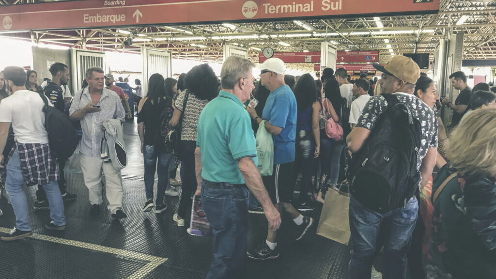Curso gratuito forma condutores de trem na Grande SP