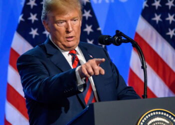 Trump arrecada US$ 140 bi com tarifas e desafia relação comercial com o Brasil