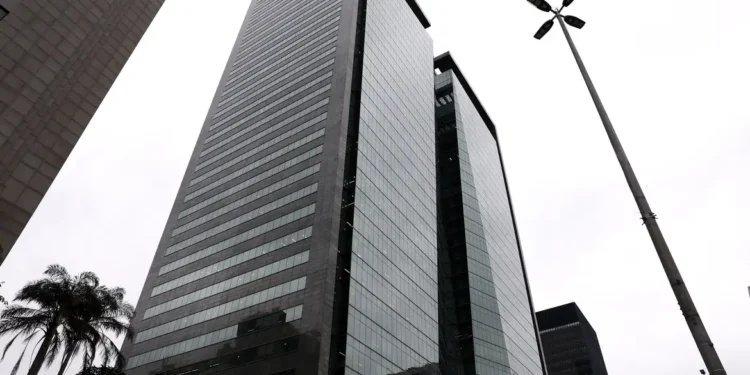 UFRJ busca recursos em meio à crise e coloca patrimônio à venda