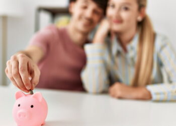 Comece a cuidar do seu dinheiro agora e evite problemas depois