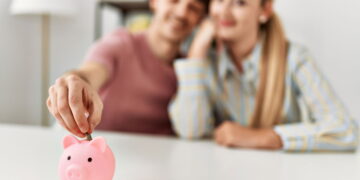 Pagar a si mesmo primeiro é a melhor estratégia para juntar dinheiro