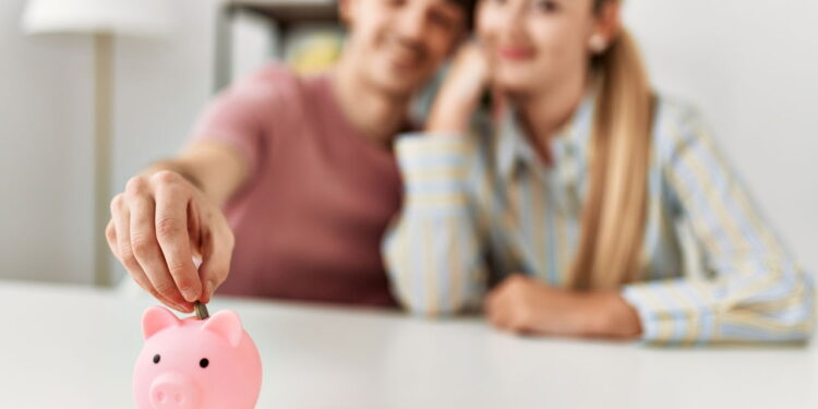 Pagar a si mesmo primeiro é a melhor estratégia para juntar dinheiro