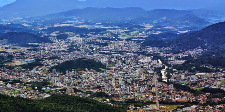 Essa cidade segura de Santa Catarina tem empregos e ensino técnico de ponta