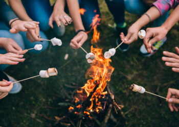 Quer acampar gastando pouco? Veja dicas para planejar sua viagem