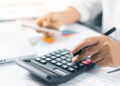 Como economizar em taxas bancárias com 5 passos fáceis!