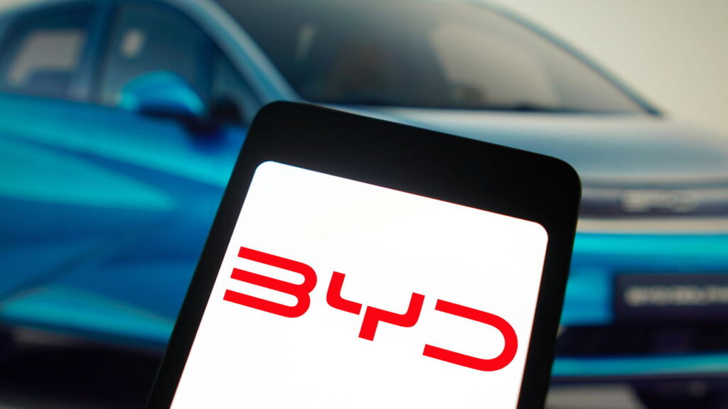 Europeus se rendem à BYD! Vendas da marca disparam em todo o continente