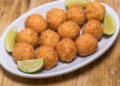 Conheça a origem do bolinho de bacalhau, uma tradição portuguesa!