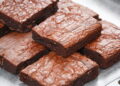 Conheça a origem do brownie! O bolo de chocolate que não deu certo