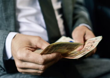 Esquema do crime organizado traz risco limitado a investidores, dizem especialistas