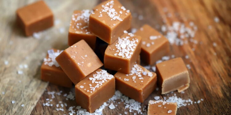A ciência na cozinha: por que o sal deixa o doce mais doce?