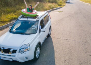 Quer um carro com teto solar? Veja 6 opções usadas que cabem no seu bolso