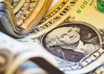 "Dólar e corte de juros nos EUA pode impulsionar fluxo para Brasil", dizem analistas