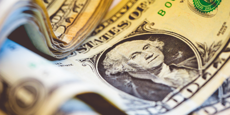 "Dólar e corte de juros nos EUA pode impulsionar fluxo para Brasil", dizem analistas