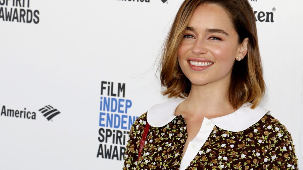 A jornada emocionante que transformou Emilia Clarke em ícone mundial