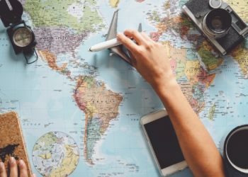Decolar e IA: estudo mostra novo comportamento digital dos turistas