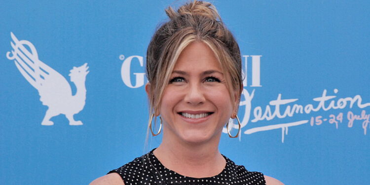 Jennifer Aniston continua como a atriz mais querida de Hollywood com fortuna milionária e legado eterno